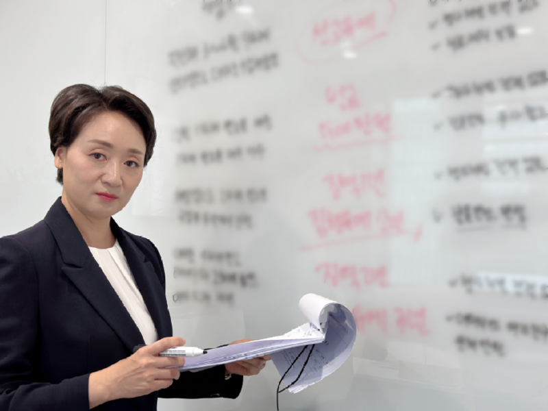 avmov영상다운로드, 불법영상다운로드, 성착취물영상, 성범죄영상, 불법영상처벌, 경찰수사, 압수수색, 형사변호사상담, 아청물다운로드, 아청물처벌, 아동청소년성보호법, 성범죄처벌, 형사전문변호사, 성범죄변호사, 초기대응, 법무법인태하, 이선녀변호사, 변호사상담